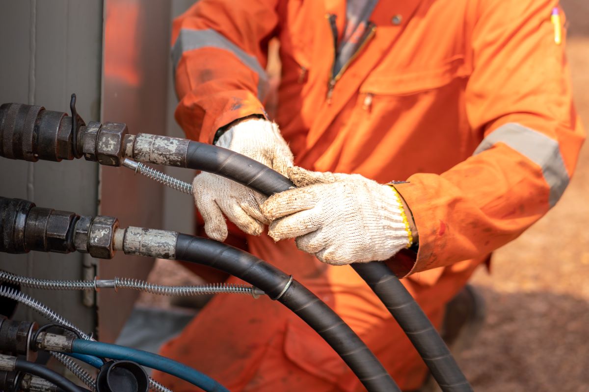 Quick tips for hydraulic hose maintenance